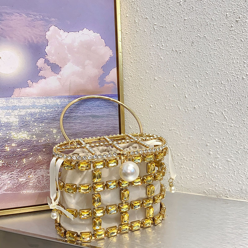 Trend women's bags, metal buck - Women Bags In Trend บทวิจารณ์และราคา