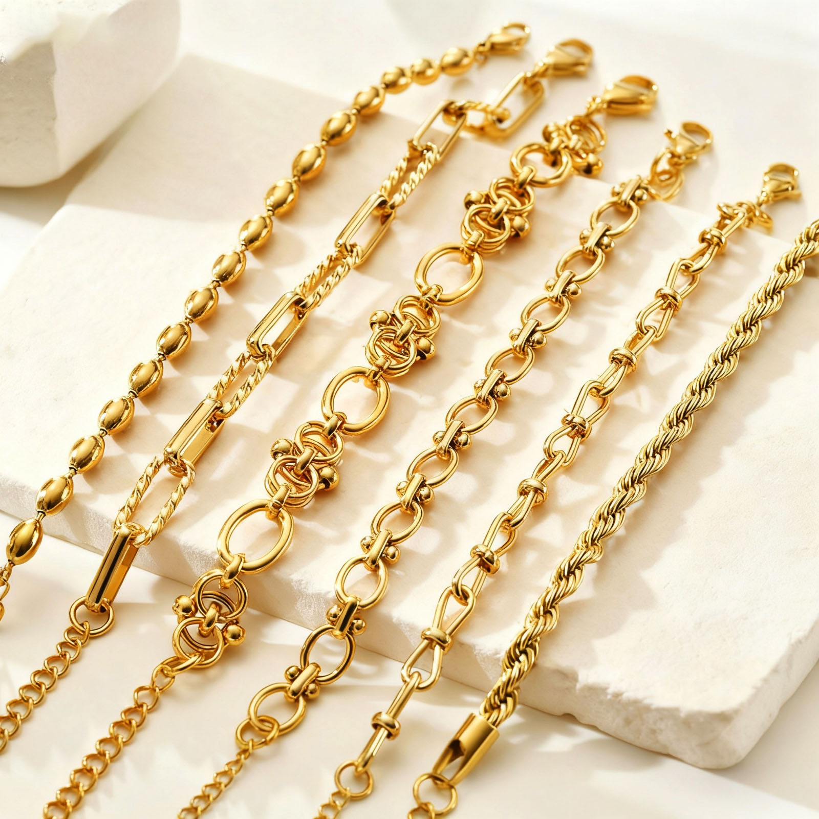 Gold Plated Chunky Chain Brace - Women Bags Price บทวิจารณ์และราคา