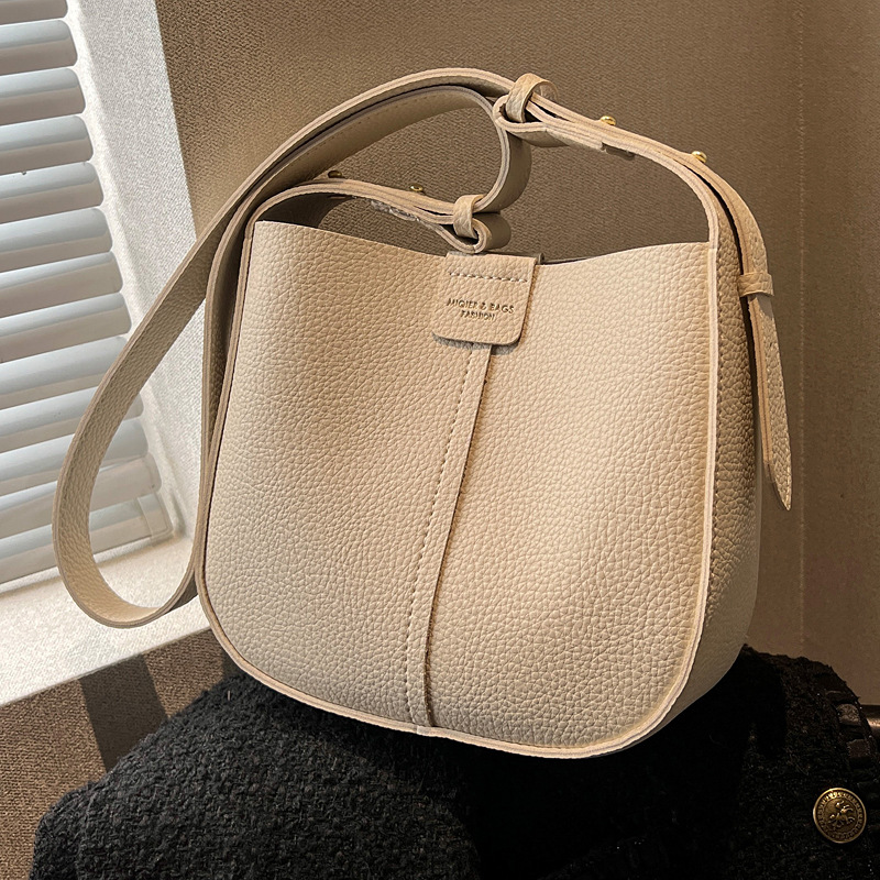 Versatile small handbag for wo - Women Bags For Sale บทวิจารณ์และราคา