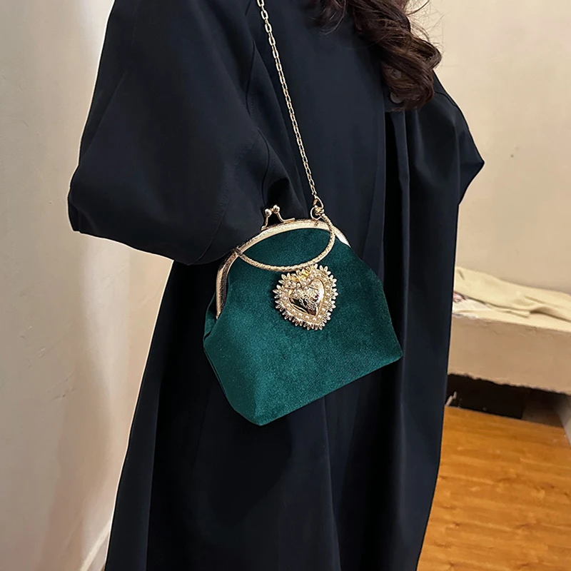 Chains Velvet Frame Heart Dinn - Women Bags For Sale บทวิจารณ์และราคา